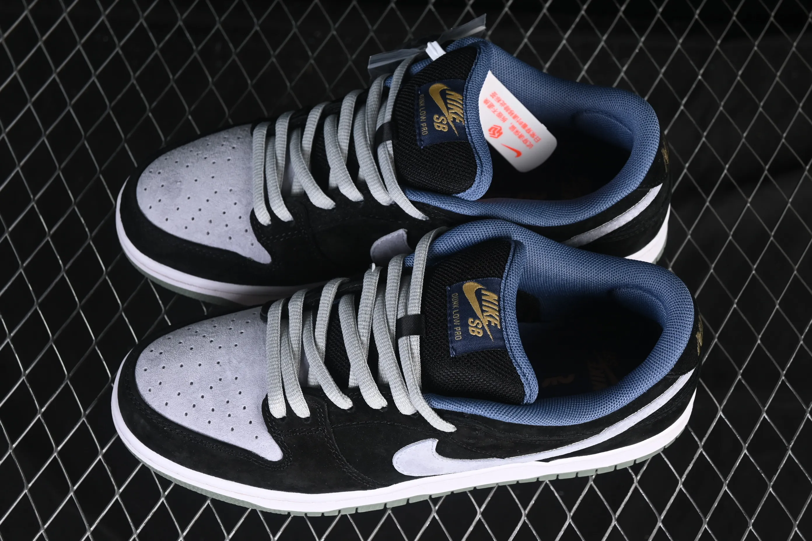 All Categories Nk SB Dunk Series Nk SB Dunk Low Low-top sneakers Nike SB Dunk Low Black and gray raw rubber SB low-top casual sneakers HF3063-002